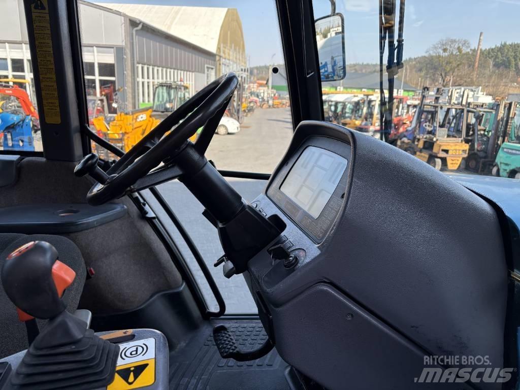 New Holland 8870 Tractors