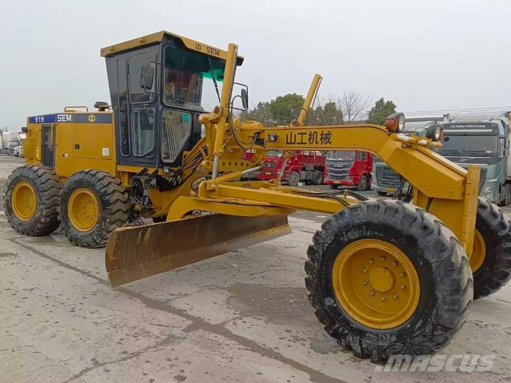 SEM 919 Motor Graders
