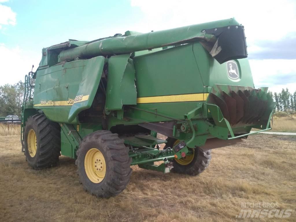 John Deere 9540 WTS Combine Attachments