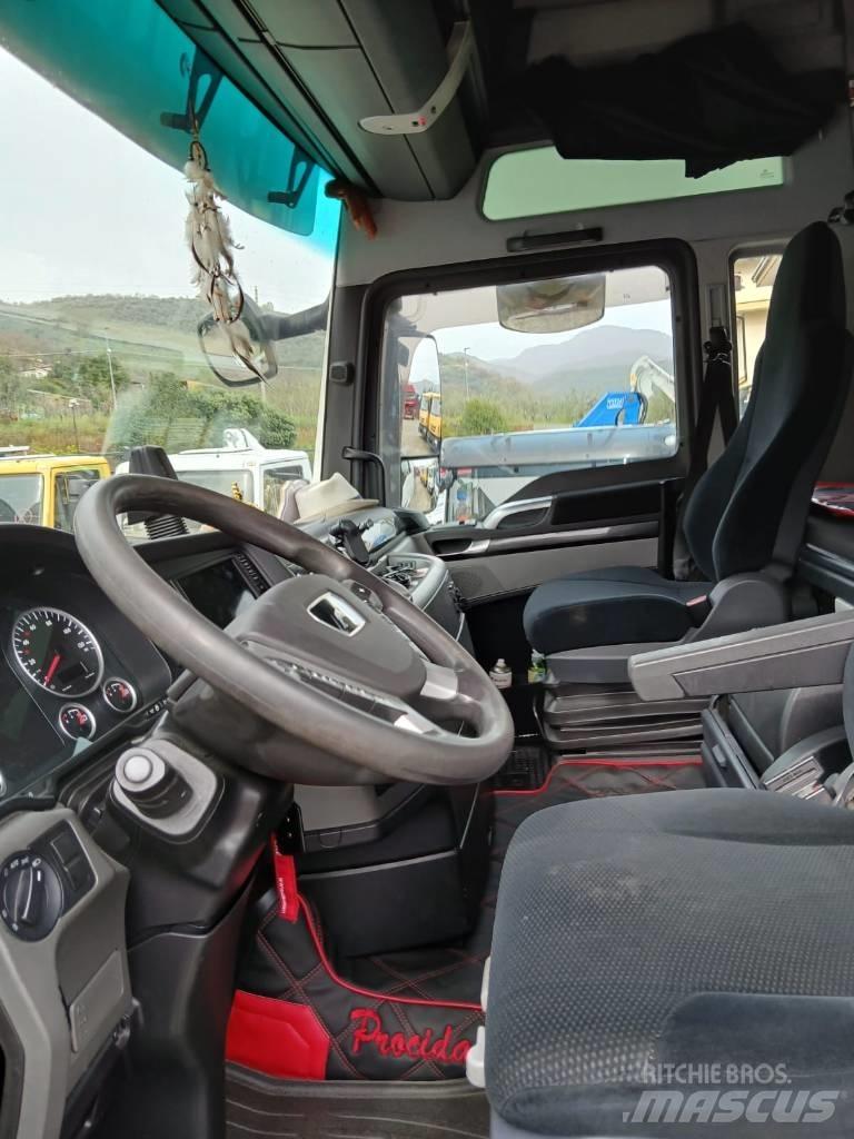 MAN TGX 26.560 Winch trucks