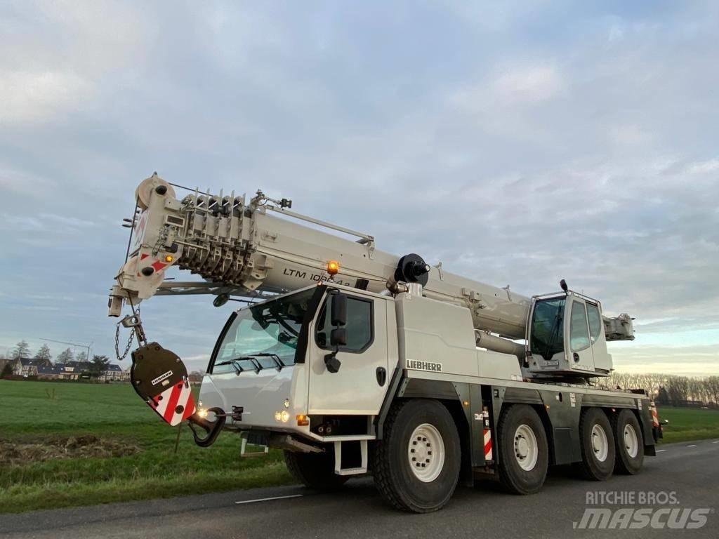 Liebherr LTM1090-4.2 Mobile and all terrain cranes