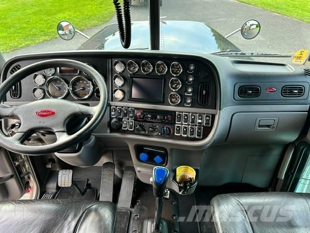 Peterbilt 389 Conventional Trucks / Tractor Trucks