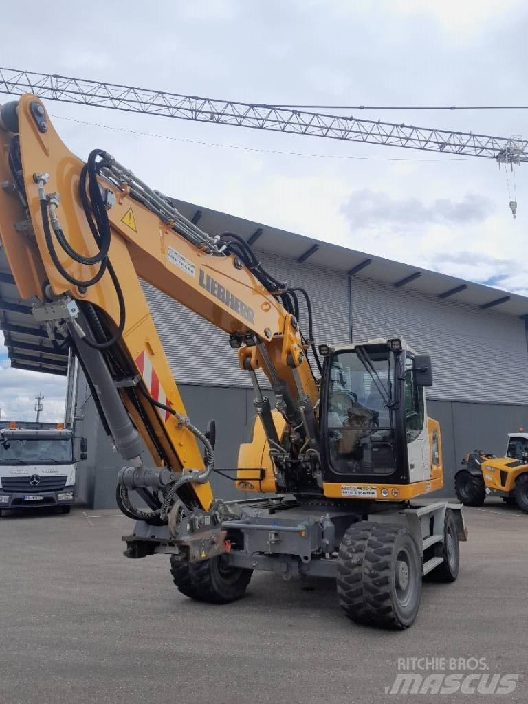 Liebherr A 916 Wheeled Excavators