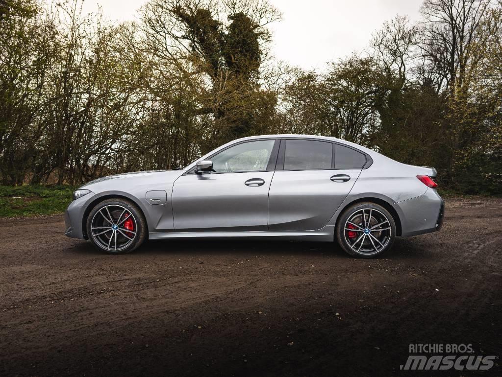 BMW 330e Automobiles / SUVS