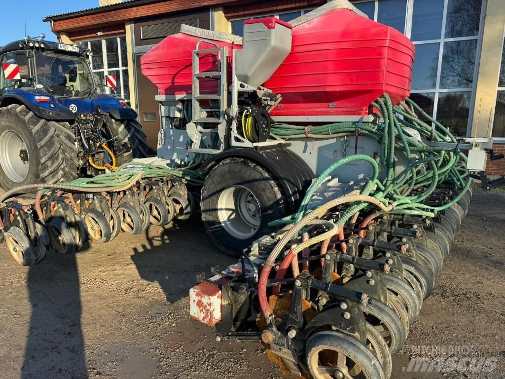  CrossSlot NoTillage Farm Drills