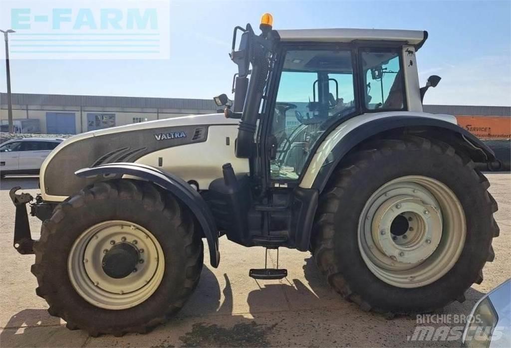 Valtra t 202 Tractors