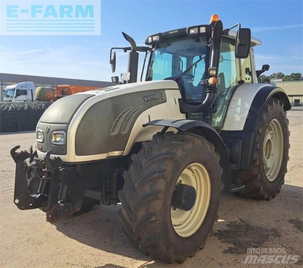 Valtra t 202 Tractors