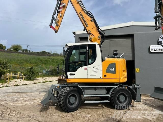 Liebherr 916 Wheeled Excavators
