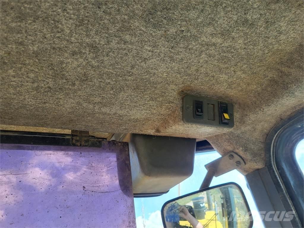 Komatsu WF 450T-3 Other