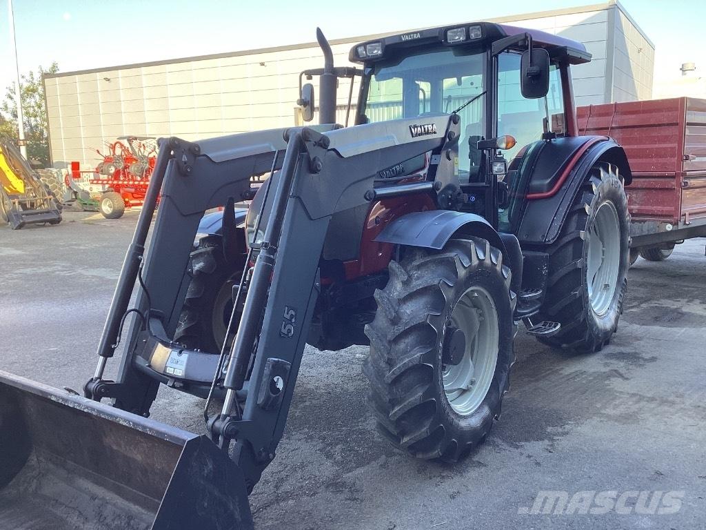 Valtra N141 Tractors