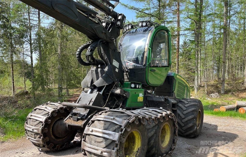 John Deere 1070 E Harvesters