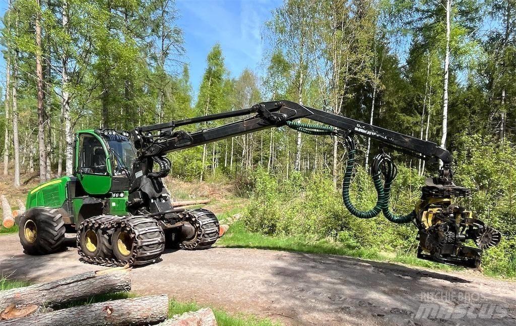 John Deere 1070 E Harvesters