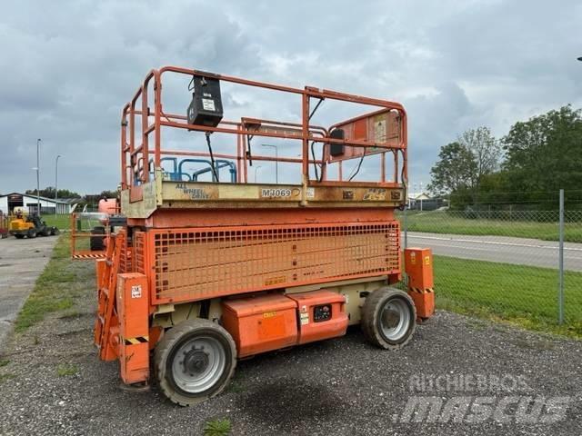 JLG M4069 Scissor Lifts