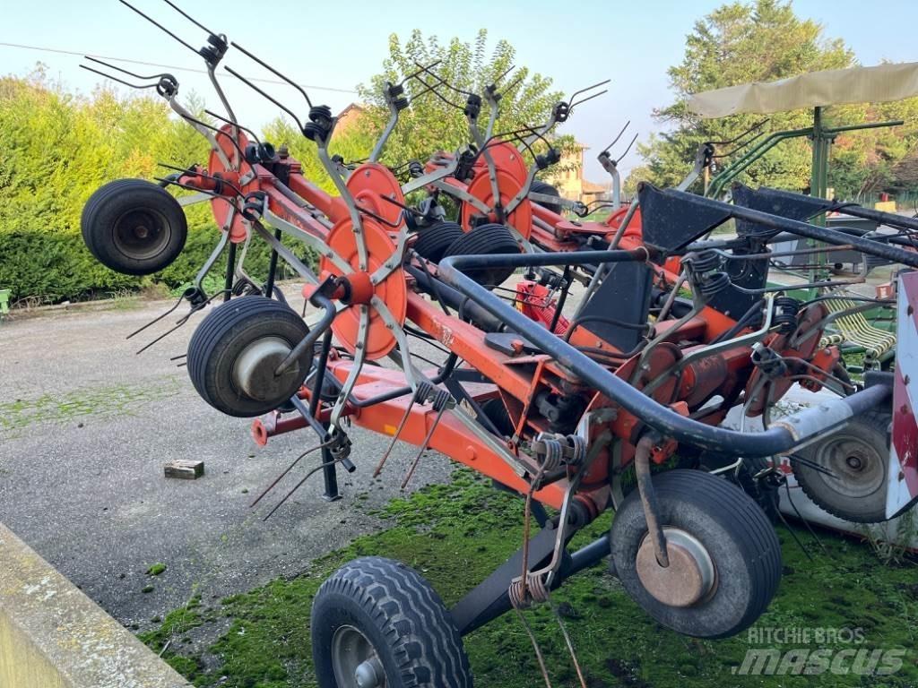 Fella TH 900 Bale Wrappers