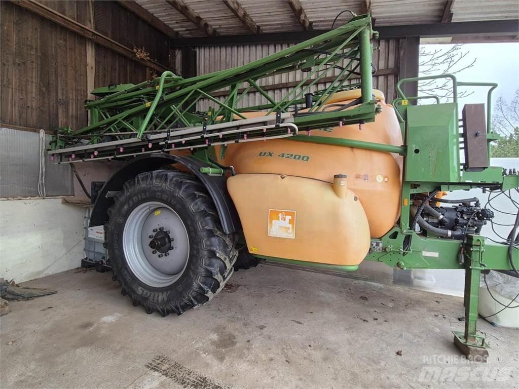 Amazone UX 4200 Trailed sprayers