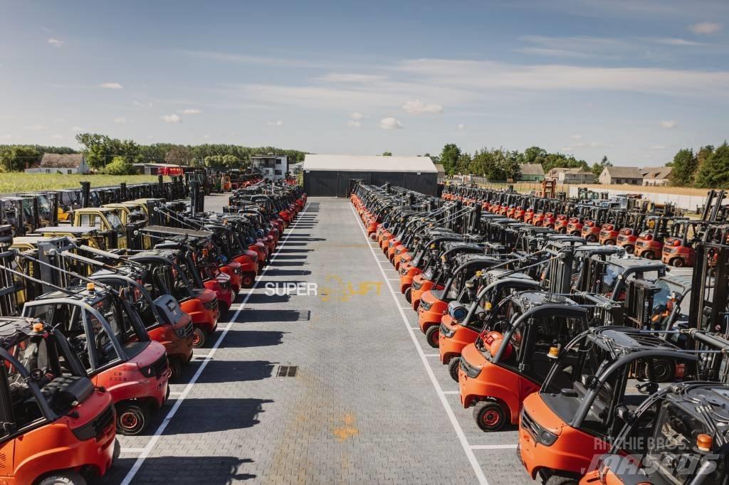 Linde L14AP Self Propelled Stackers