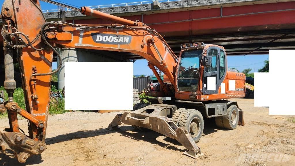 Doosan DX210WA Wheeled Excavators