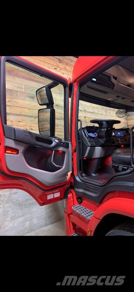 Scania P 280 Box trucks