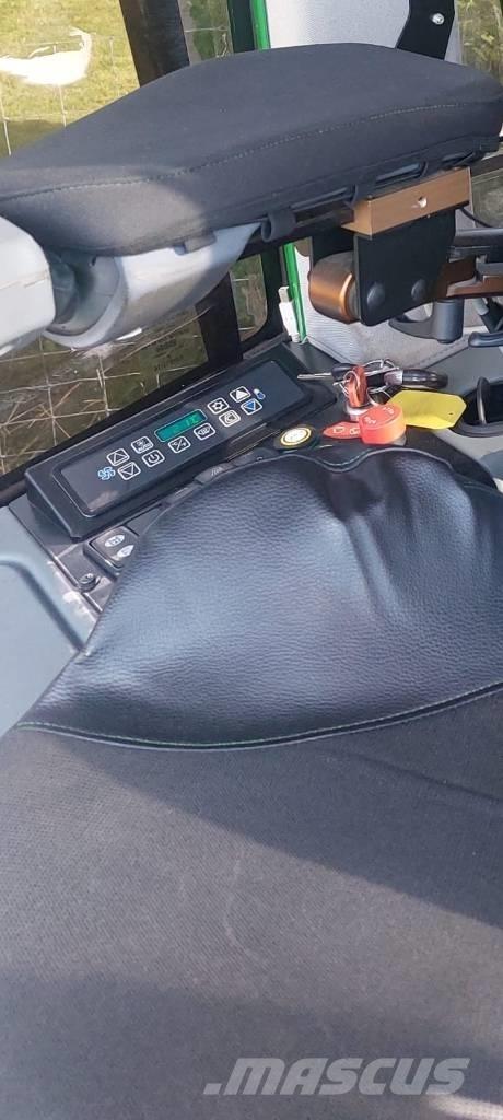 John Deere 1070 E Harvesters