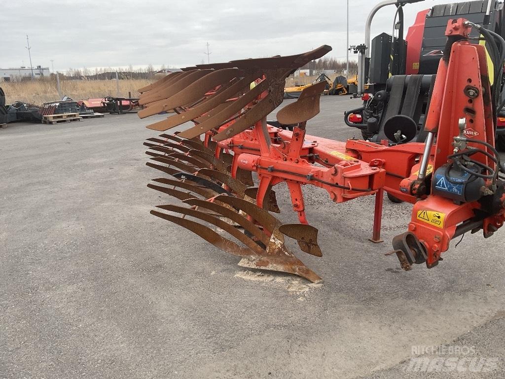 Kuhn Varimaster 122 Reversible ploughs