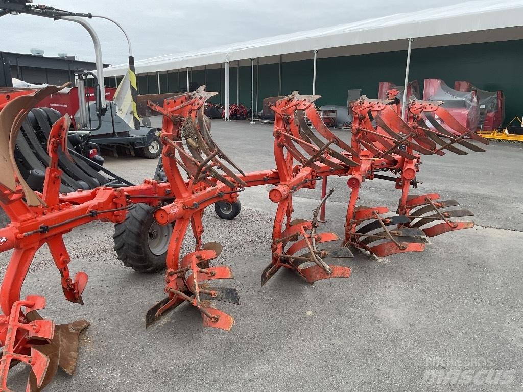 Kuhn Varimaster 122 Reversible ploughs