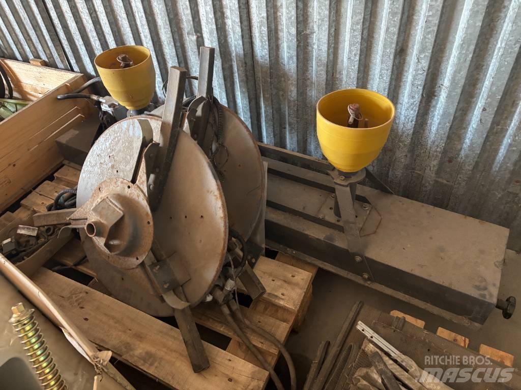 CLAAS Halmspreder Combine Attachments