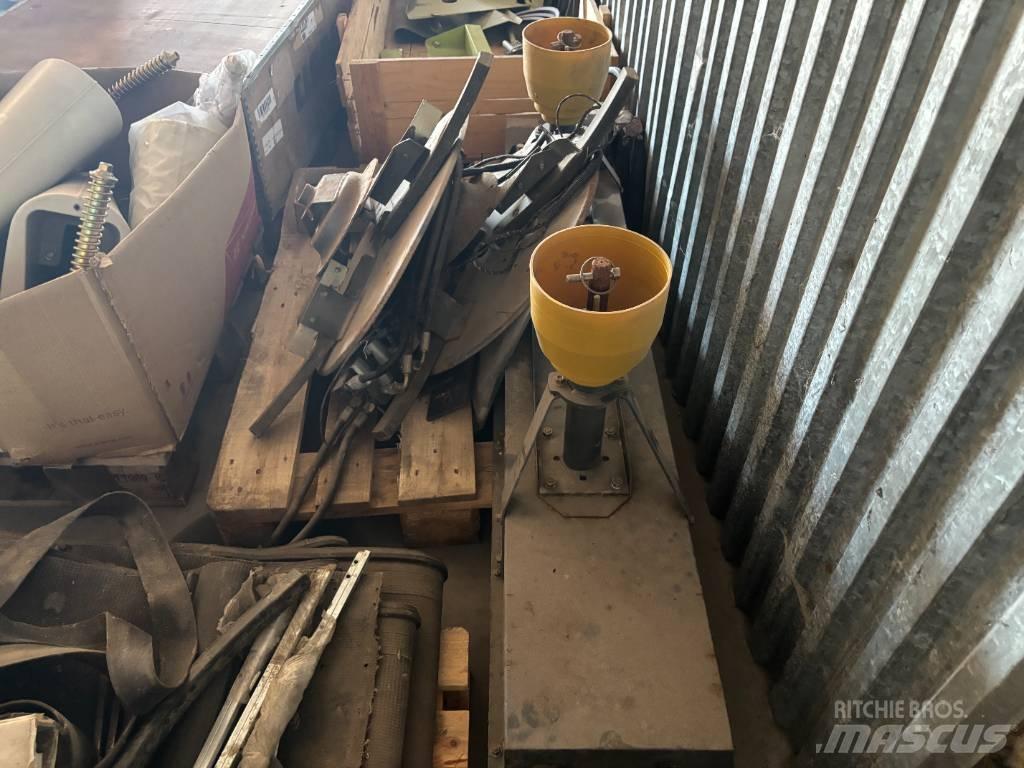 CLAAS Halmspreder Combine Attachments