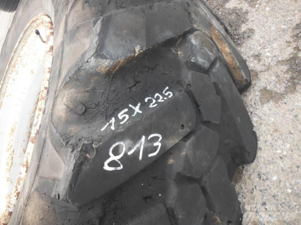 Michelin 15R22.5 Tires, wheels and rims