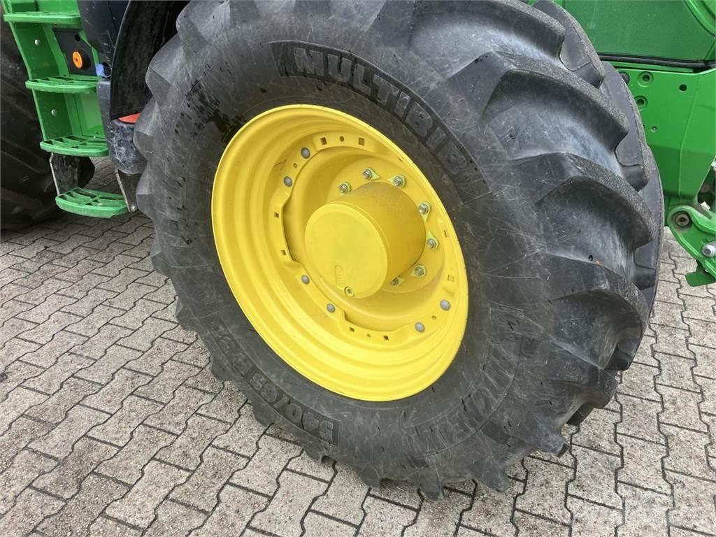 John Deere 6R 215 Tractors