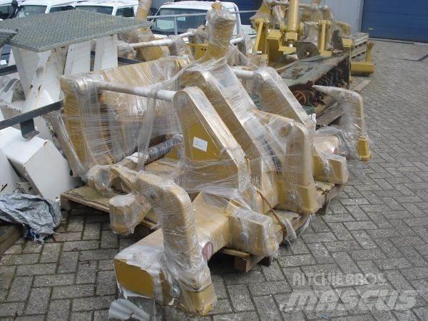 CAT 140M/160M Ripper Other