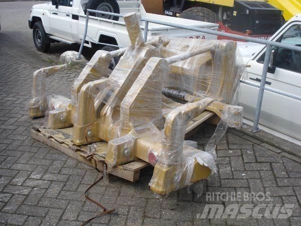 CAT 140M/160M Ripper Other