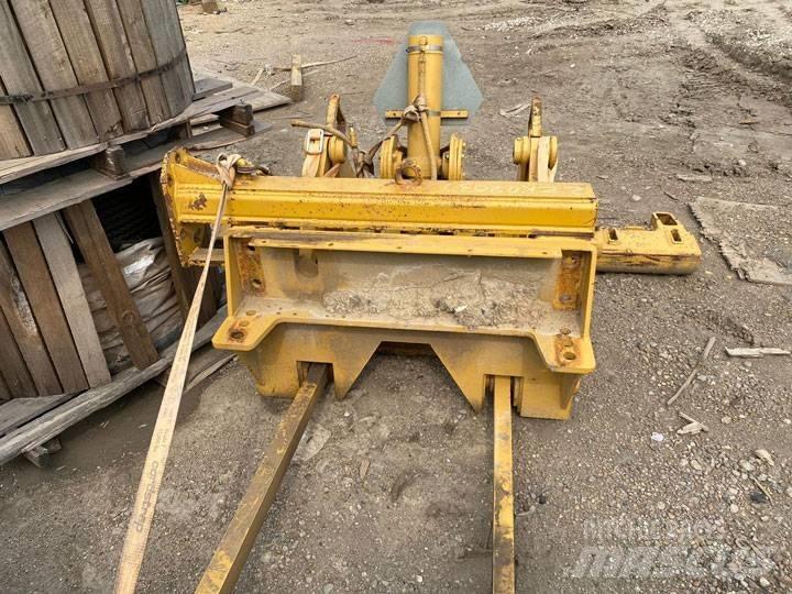 CAT 140 H Ripper Other