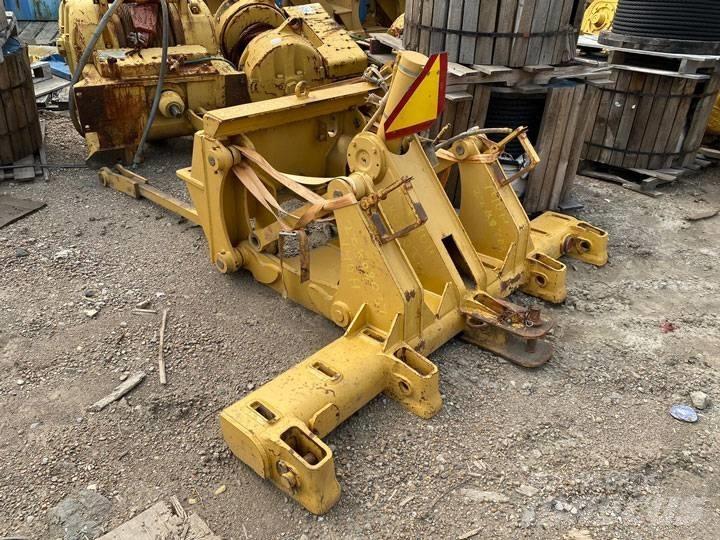 CAT 140 H Ripper Other