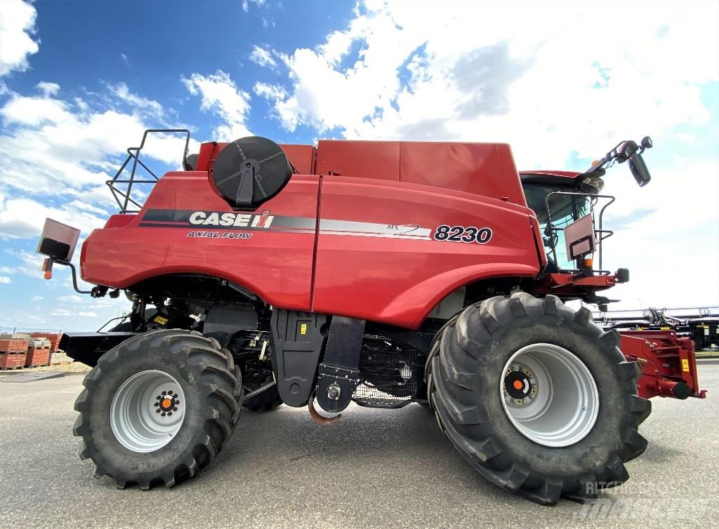 Case IH 8230 Combine Harvesters