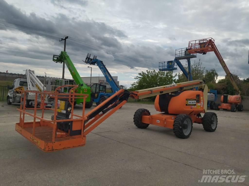 JLG 600 AJ Articulated boom lifts