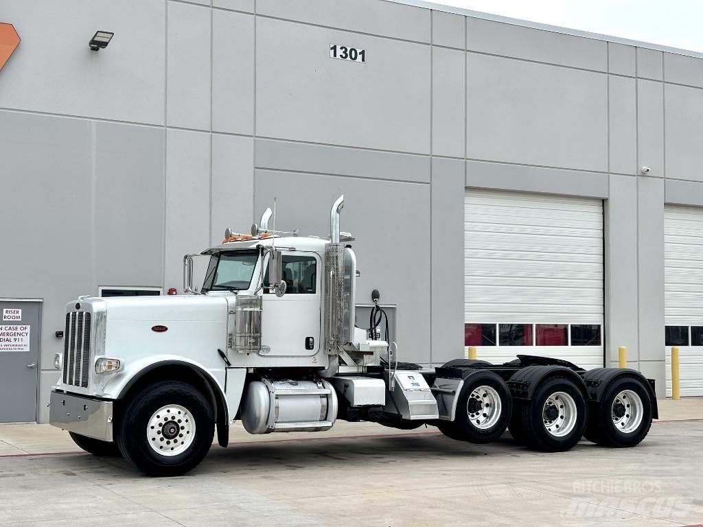 Peterbilt 388 Conventional Trucks / Tractor Trucks