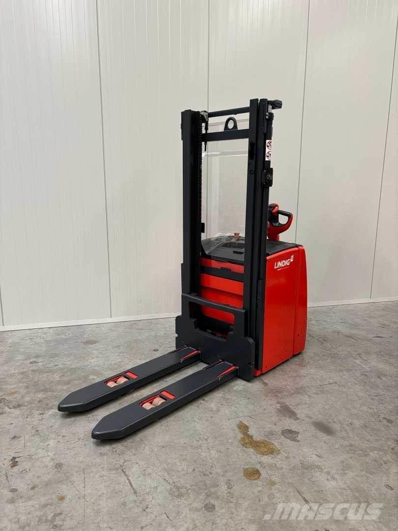 Linde L16 Self Propelled Stackers