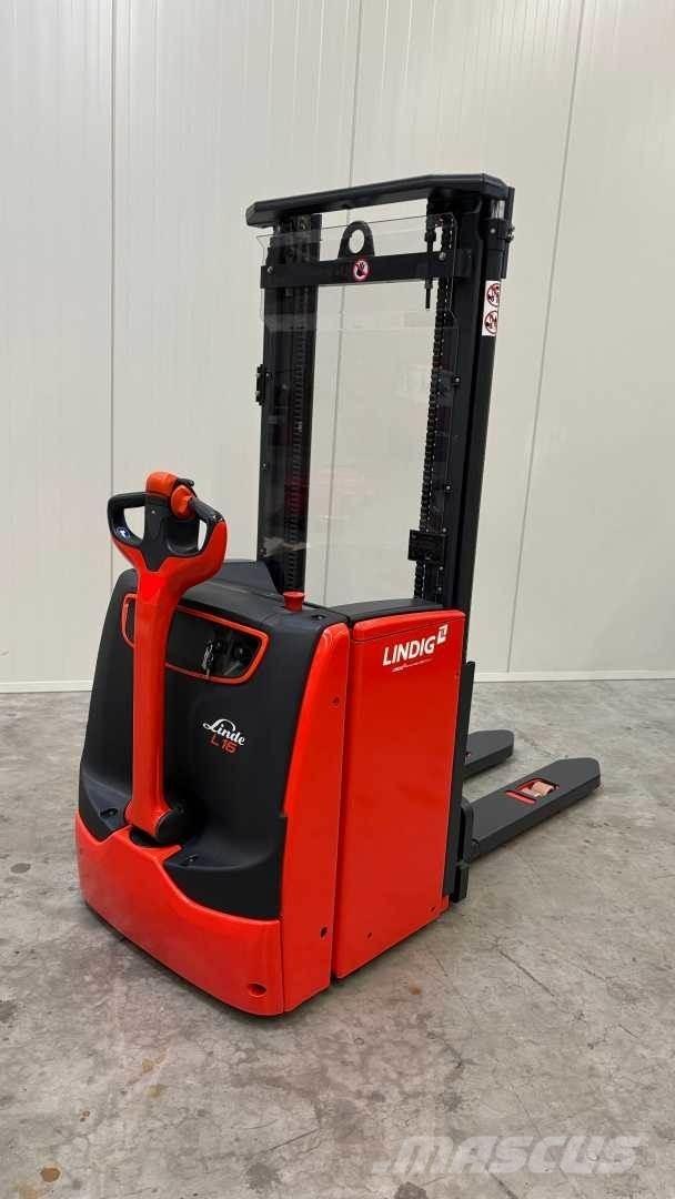 Linde L16 Self Propelled Stackers
