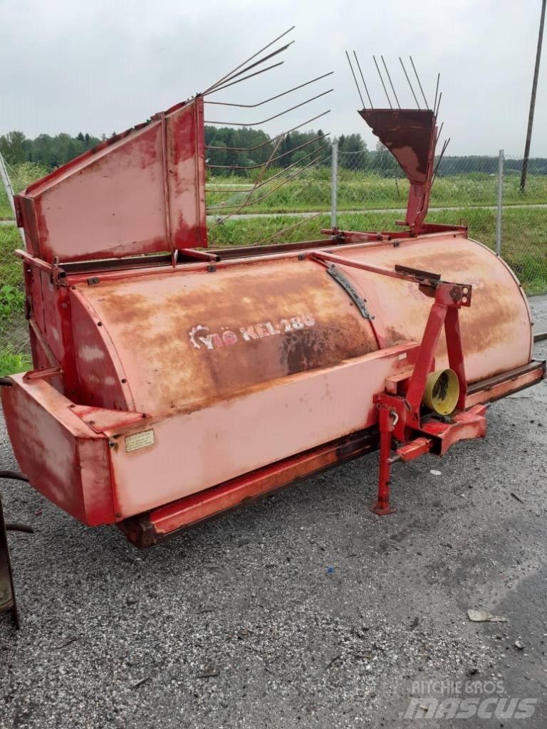YLÖ KEL-280 Rakes and tedders