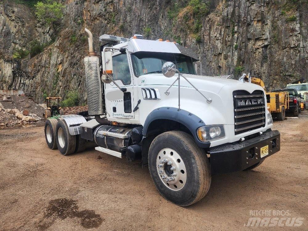 Mack GU713 GRANITE Cab & Chassis Trucks