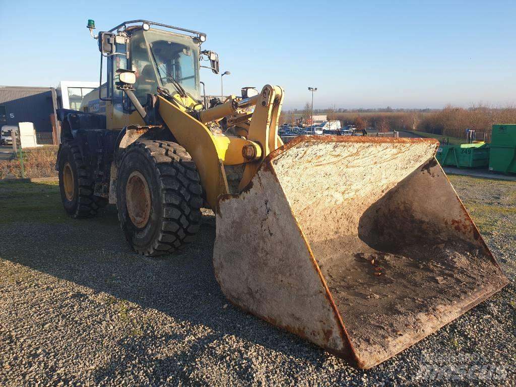 Komatsu WA320-8 Wheel Loaders