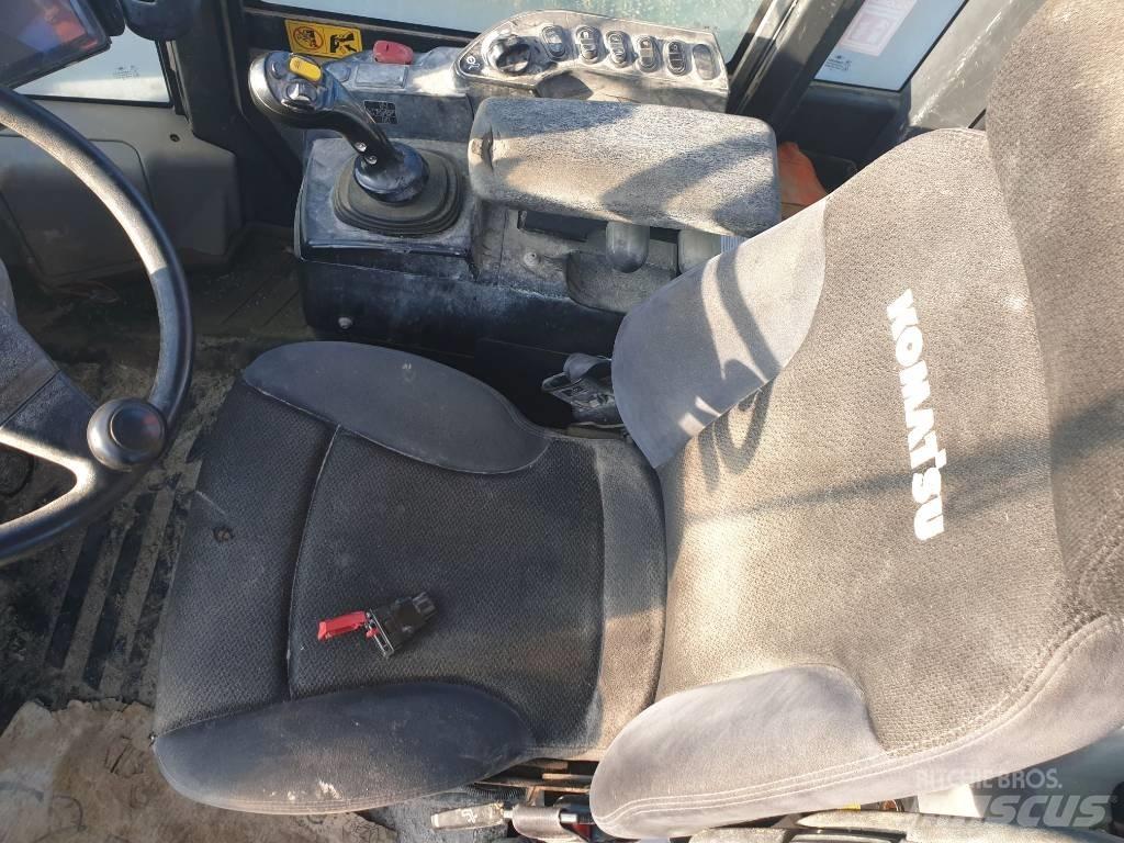 Komatsu WA320-8 Wheel Loaders