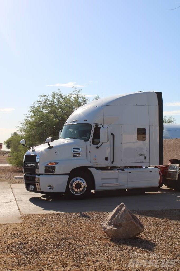 Mack Anthem Conventional Trucks / Tractor Trucks