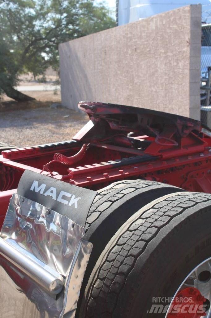 Mack Anthem Conventional Trucks / Tractor Trucks