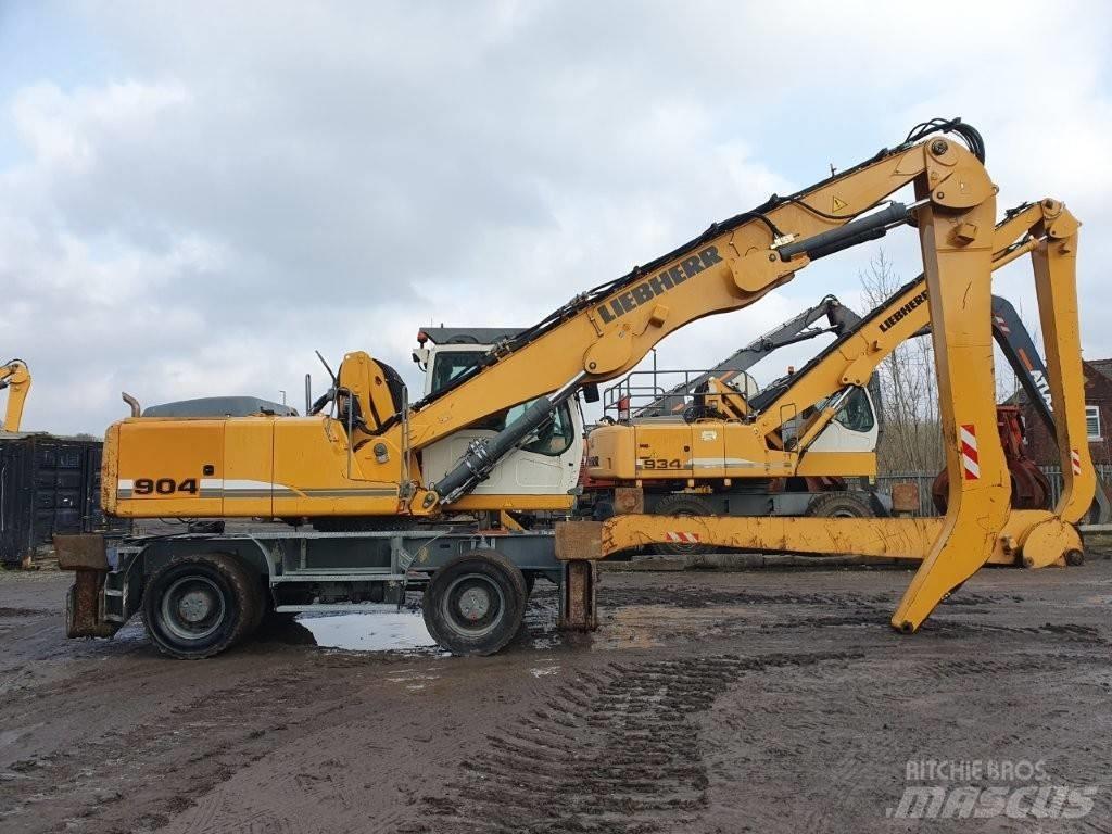 Liebherr A 904 C Waste / Industry Handlers