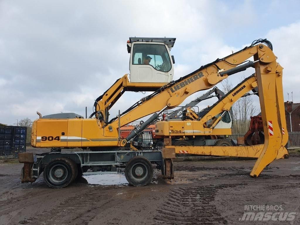 Liebherr A 904 C Waste / Industry Handlers