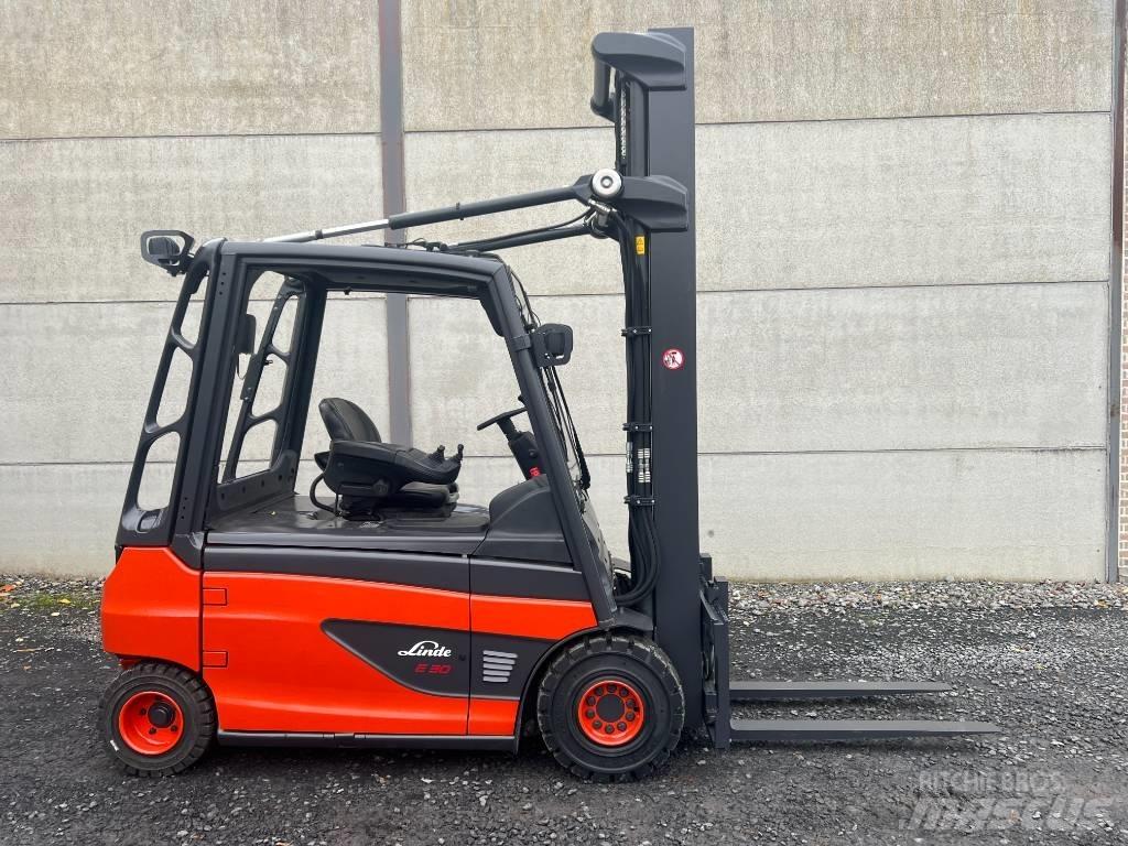 Linde E30L-01 Electric Forklifts