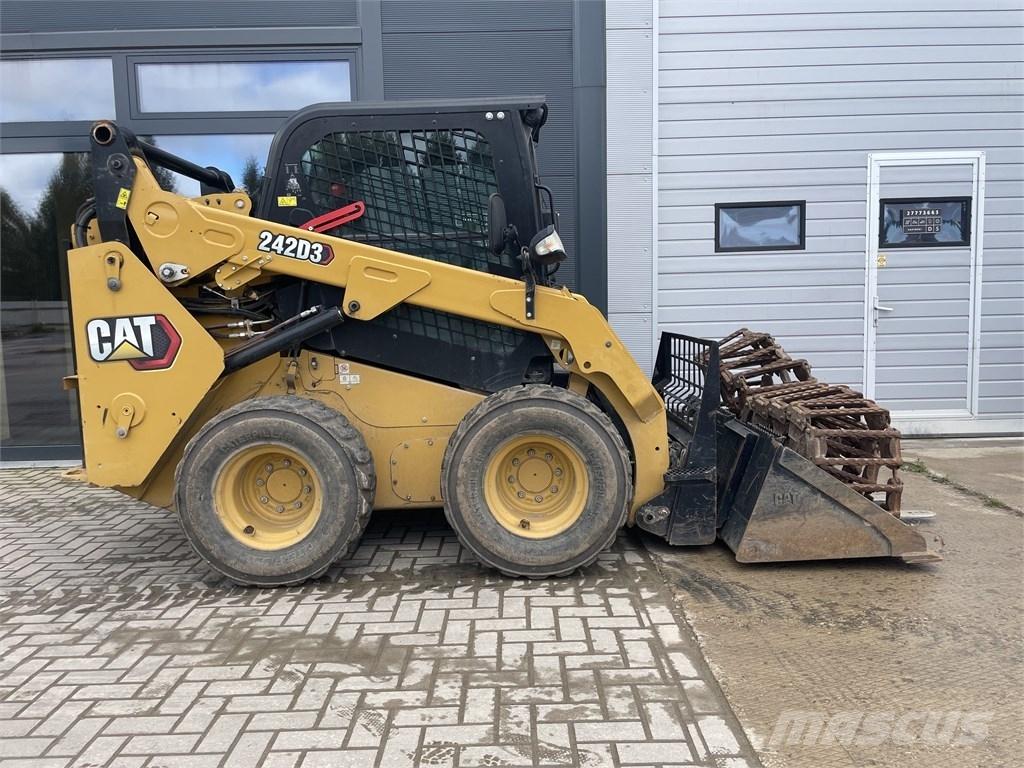 CAT 242D3 Skid Steer Loaders