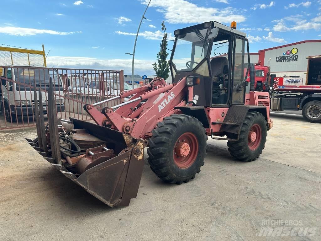 Atlas 62 E Wheel Loaders