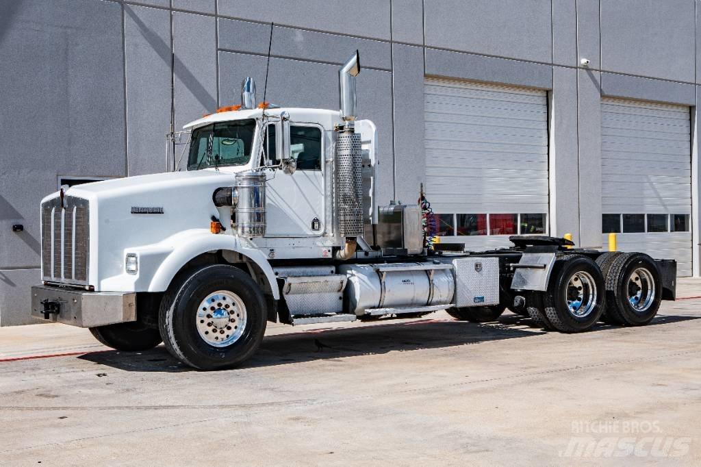 Kenworth T800 Conventional Trucks / Tractor Trucks